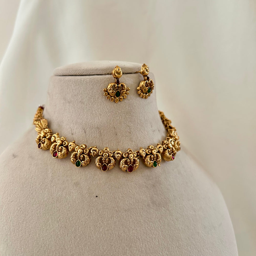 Royal Kemp Temple Choker Set