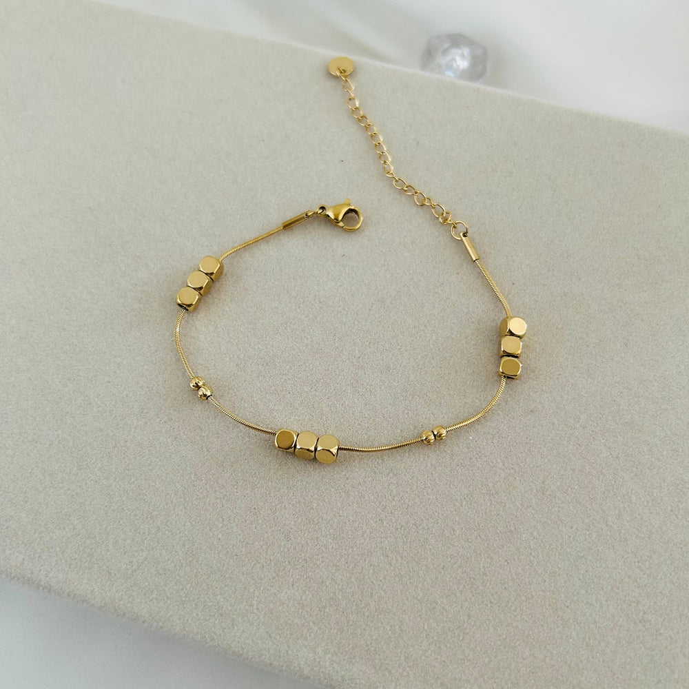 Elara Beaded Gold Bracelet