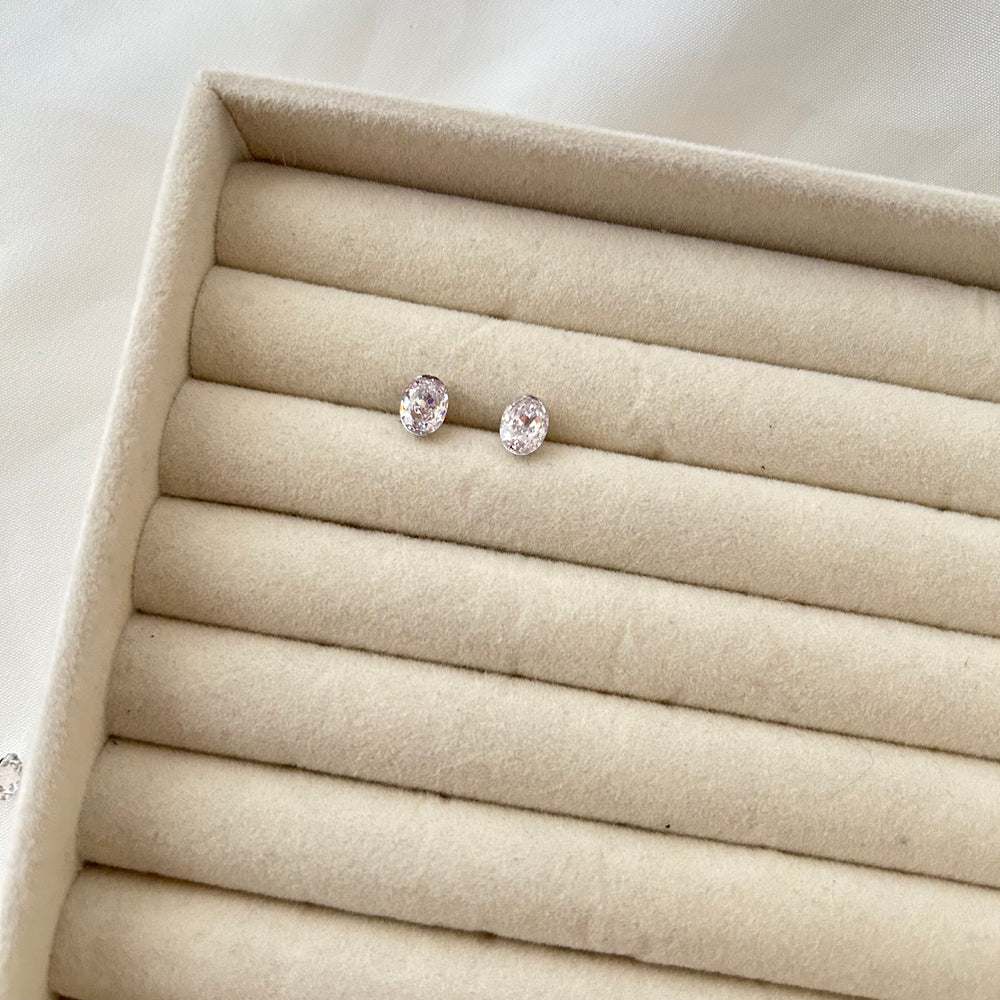 Oval Solitaire Studs