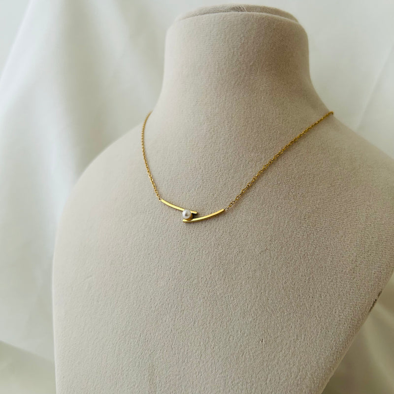 Pearl Bar Necklace
