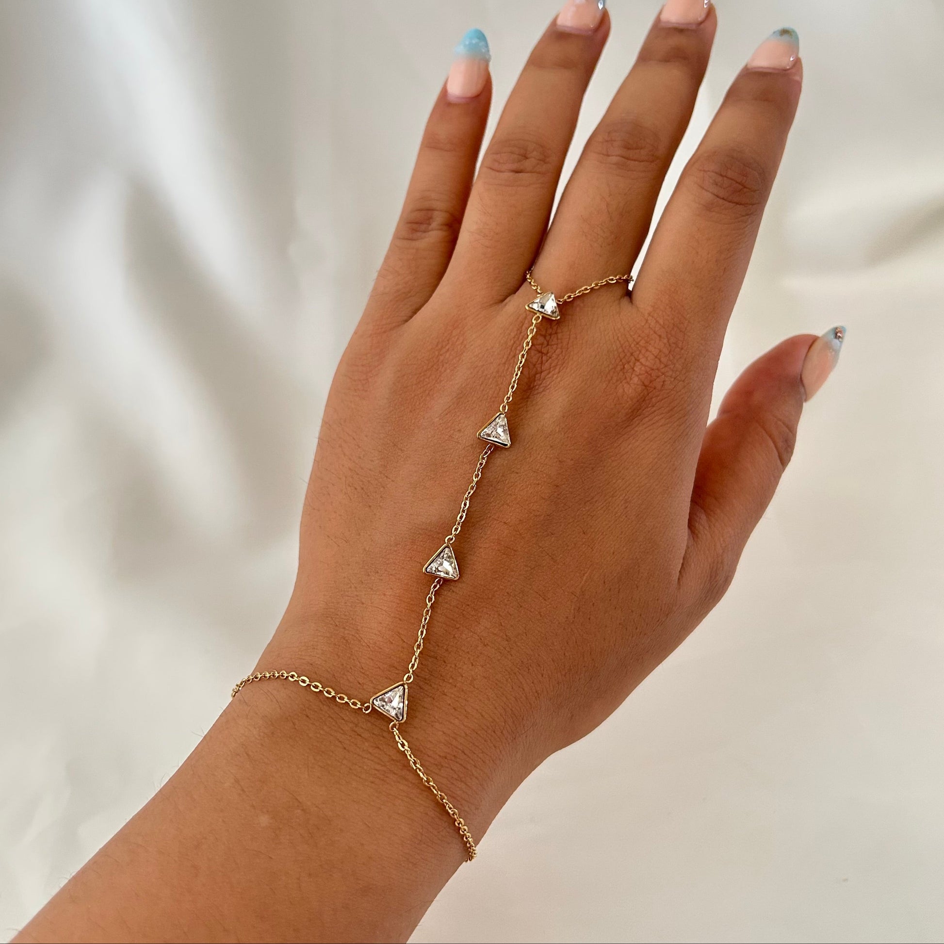 Hand Chain - VI
