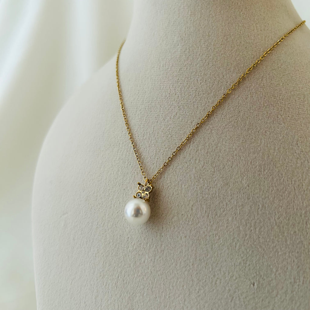 Pearl Drop Pendant Necklace