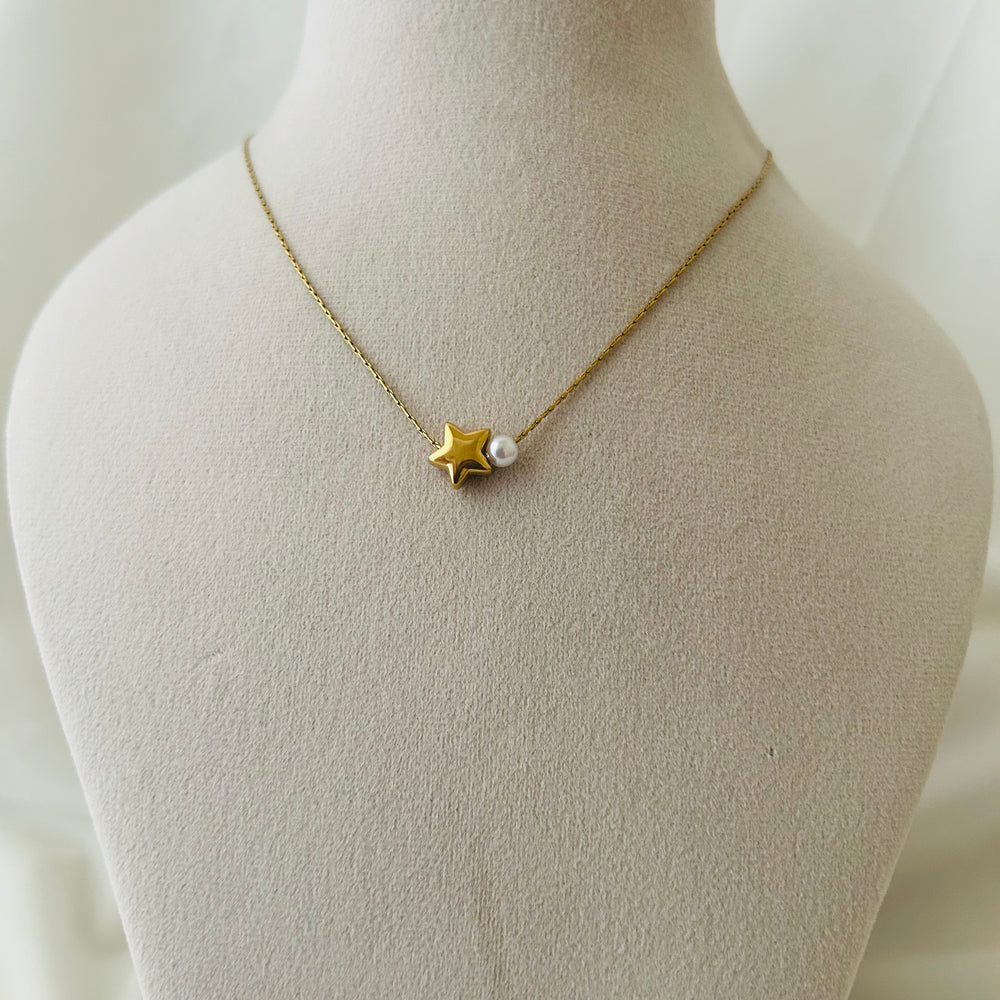 Star and Pearl Pendant Necklace