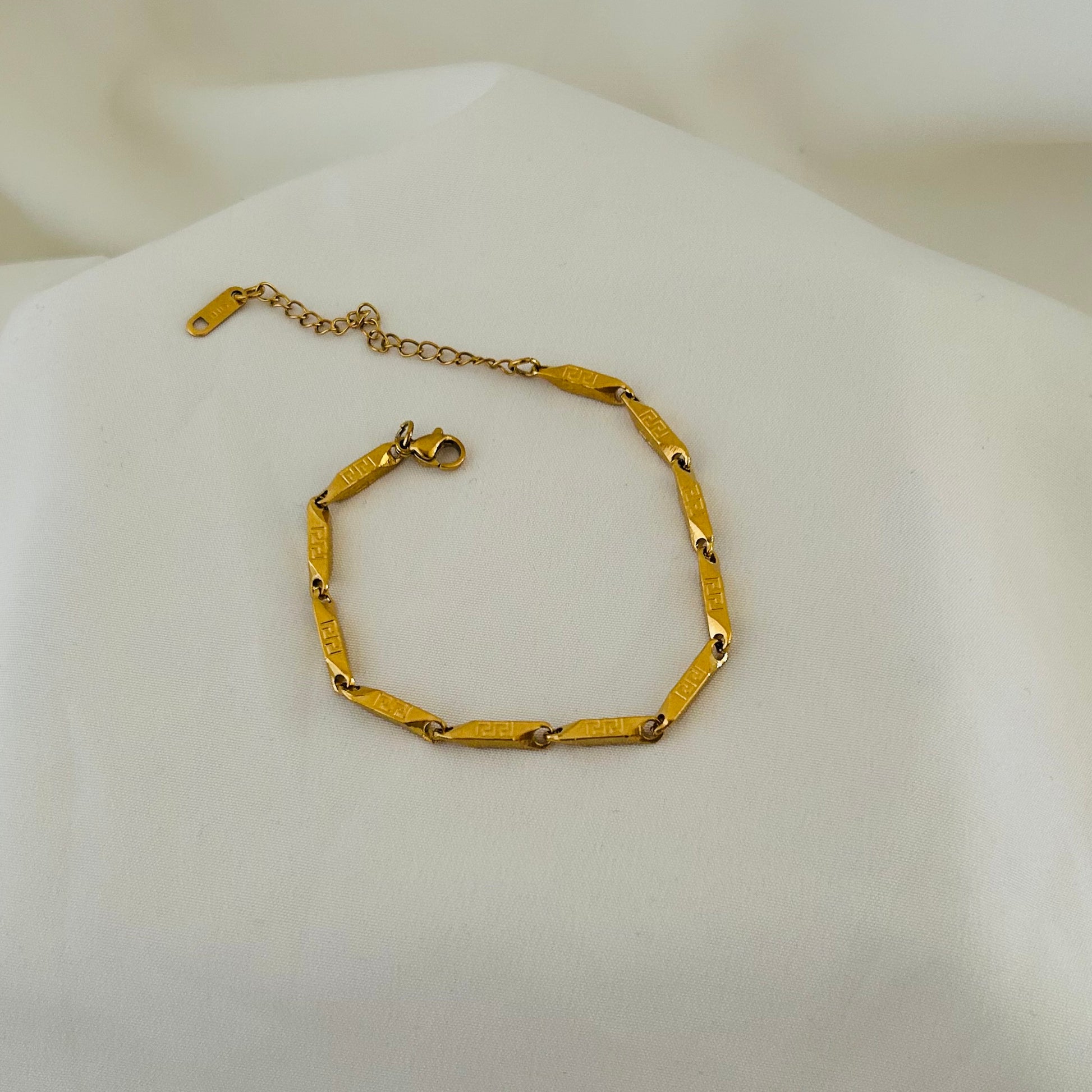 Engraved Bar Chain Bracelet