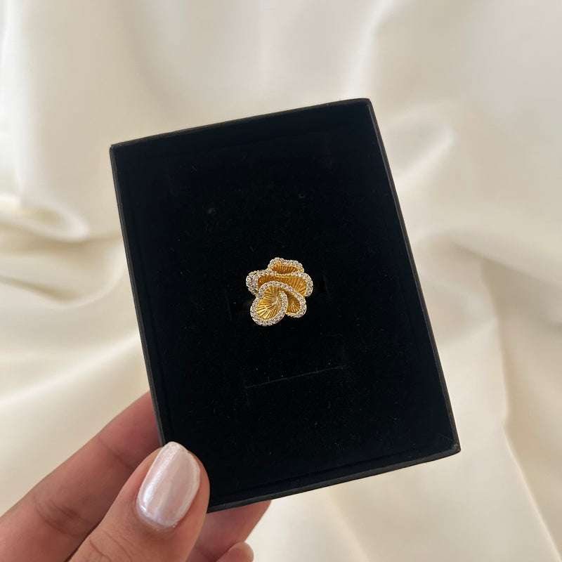 Royal Leaf Statement Ring