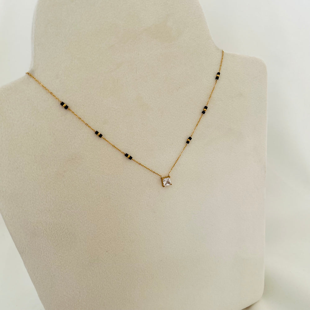 Élan Square Solitaire Mangalsutra