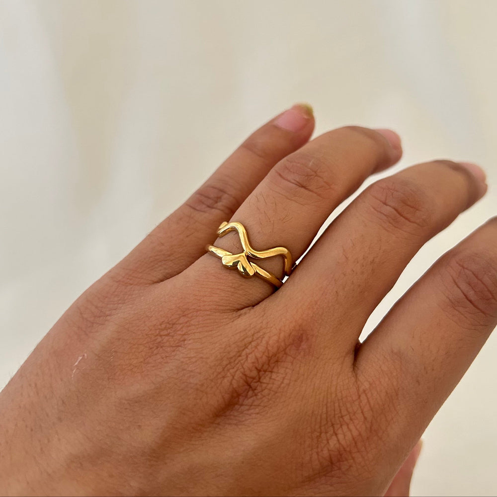 Serpentine Flow Ring