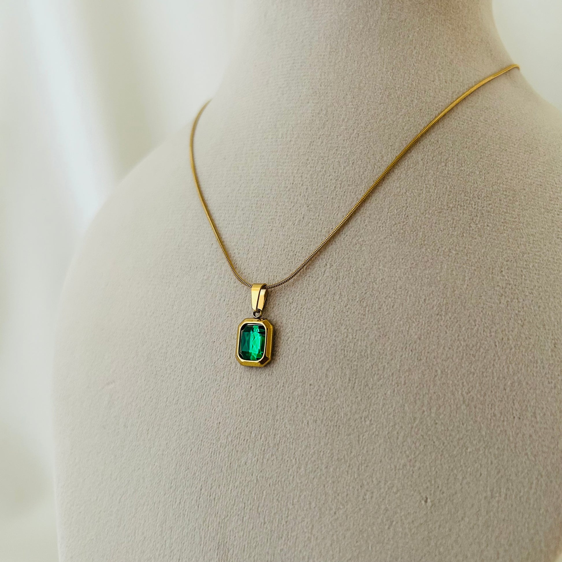 Emerald Green Pendant Necklace