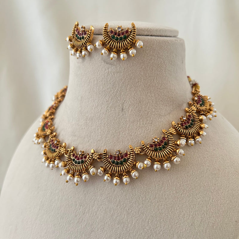 Pearl Fan Temple Necklace Set