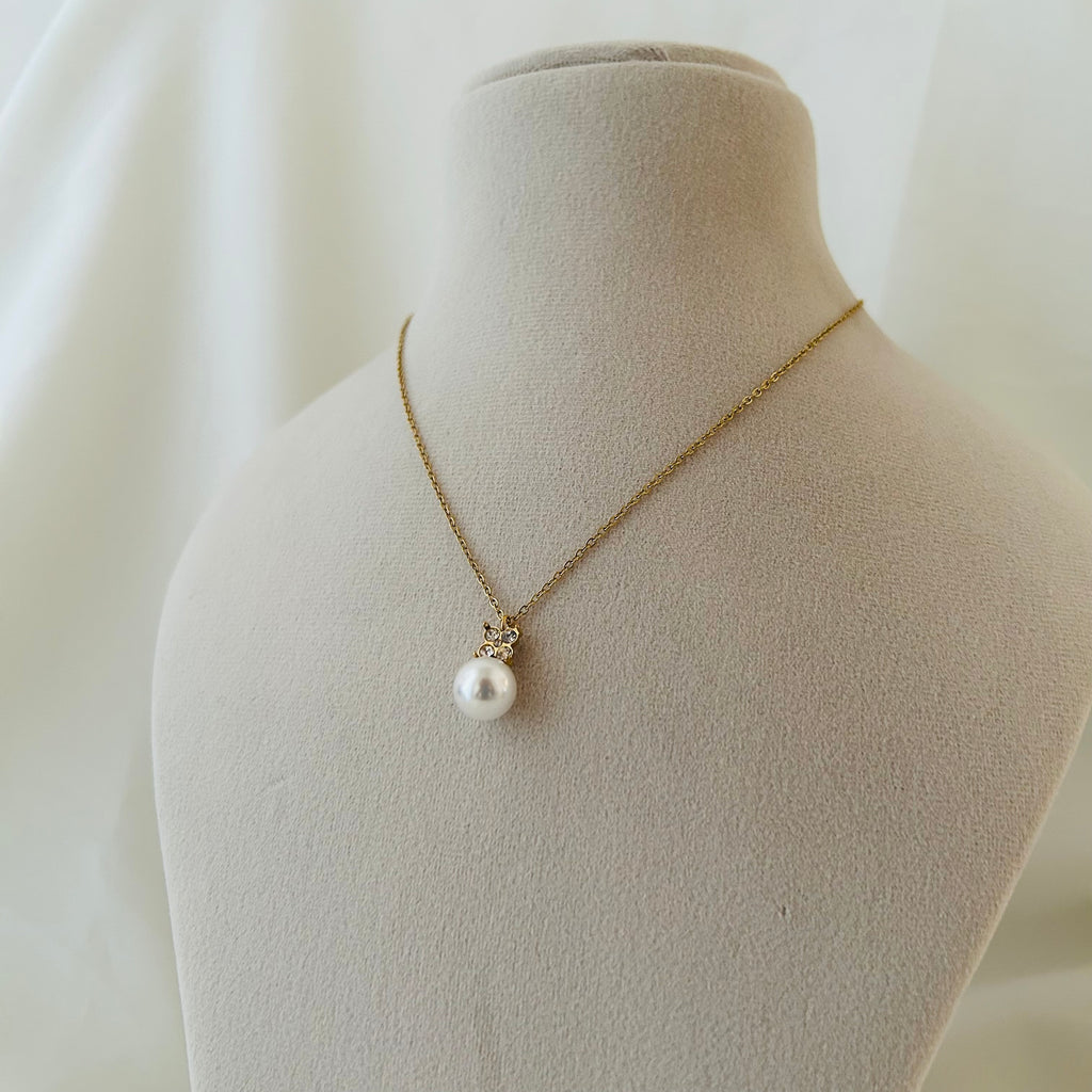 Pearl Drop Pendant Necklace