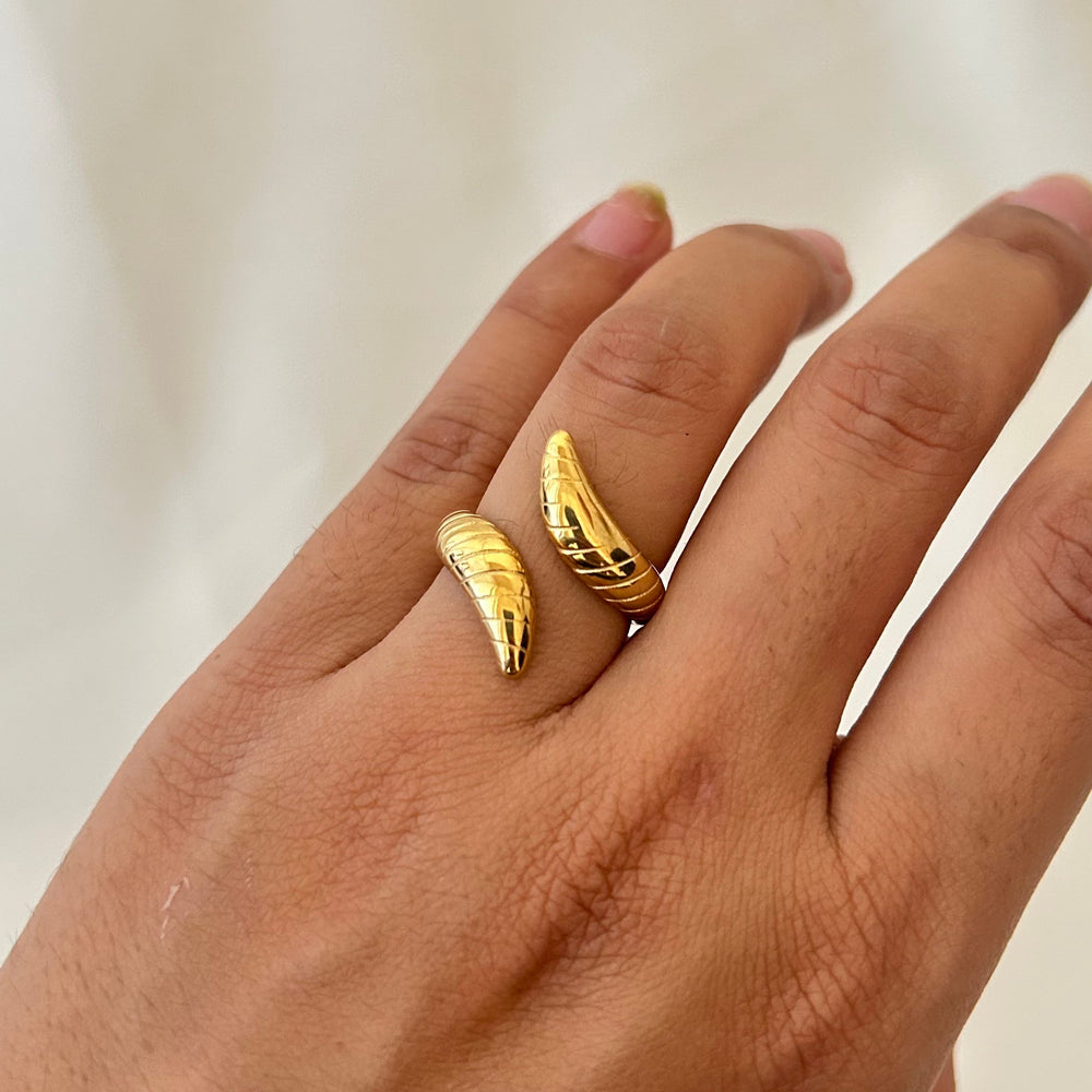 Golden Claw Wrap Ring