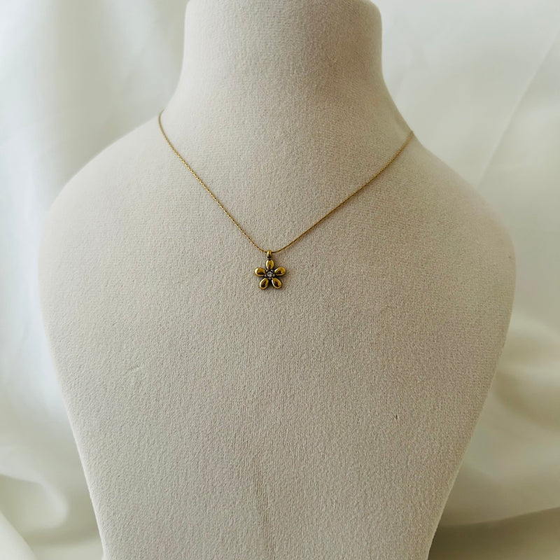 Minimalist Flower Necklace