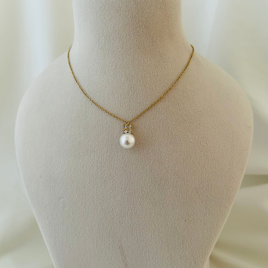 Pearl Drop Pendant Necklace