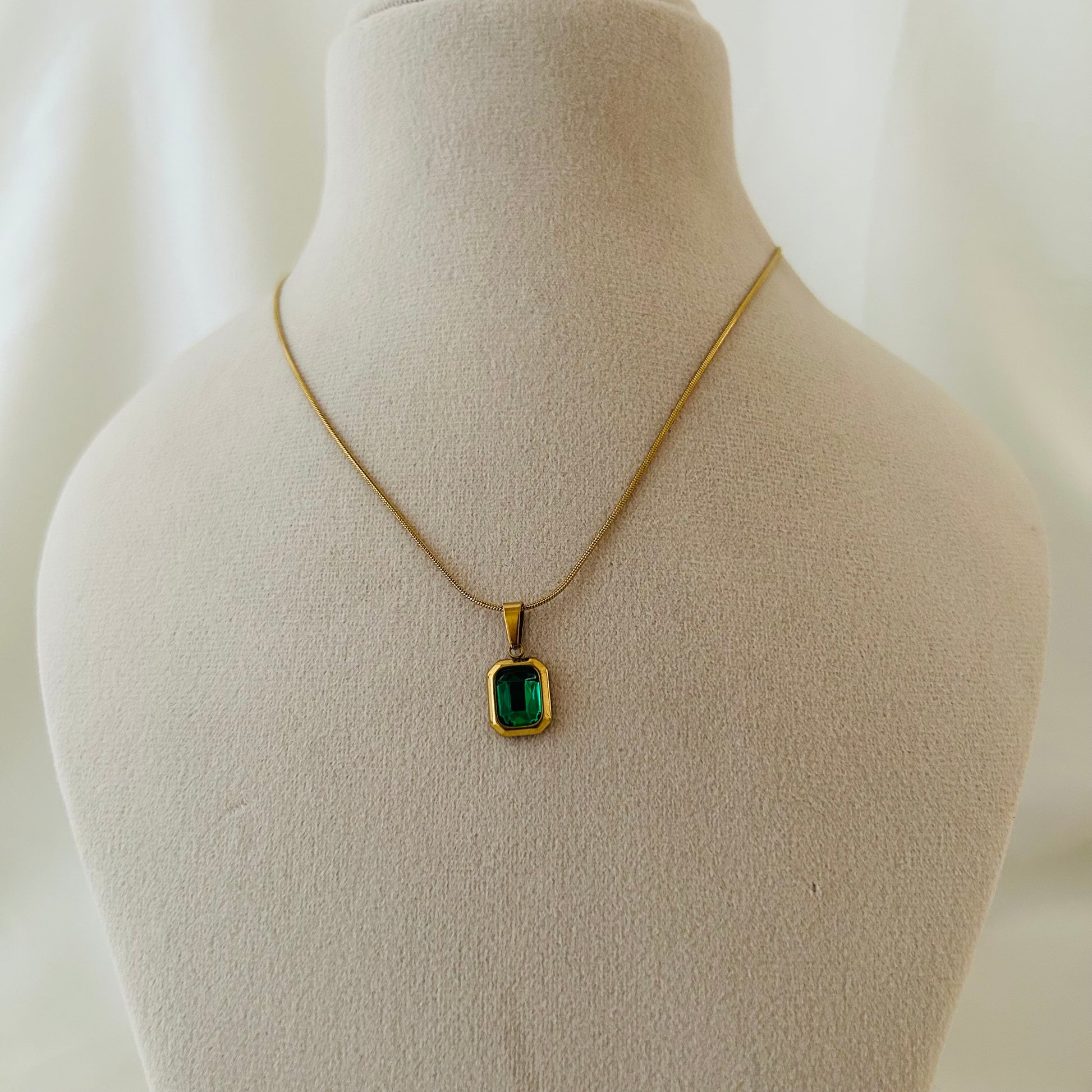 Emerald Green Pendant Necklace