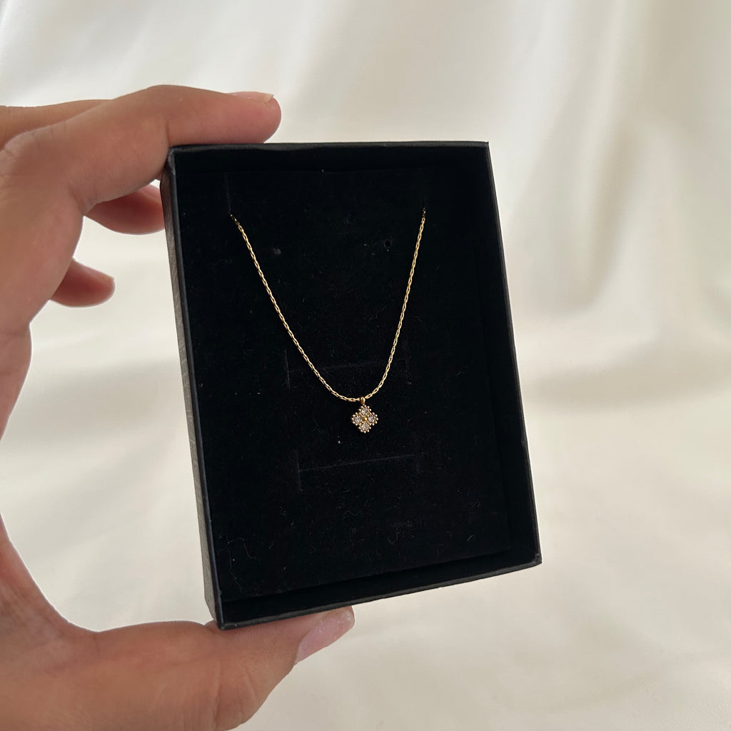 Mini Bloom Necklace