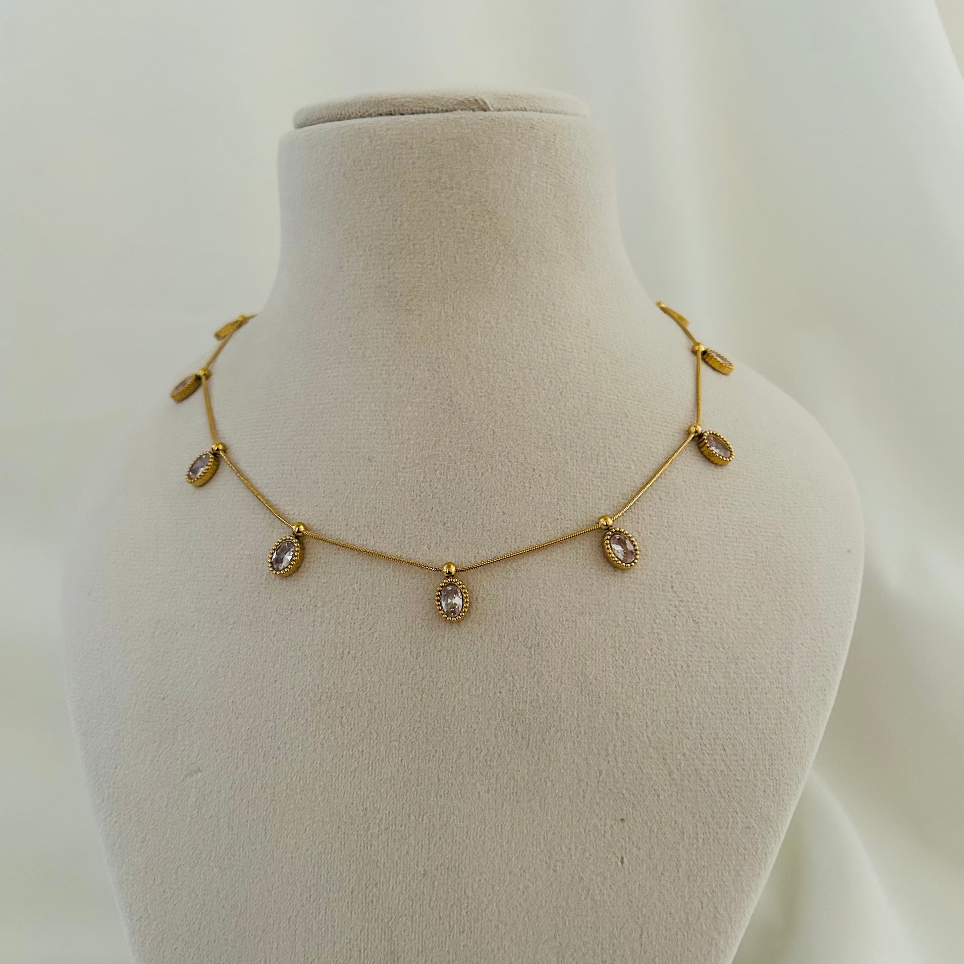 White Dew Charm Necklace