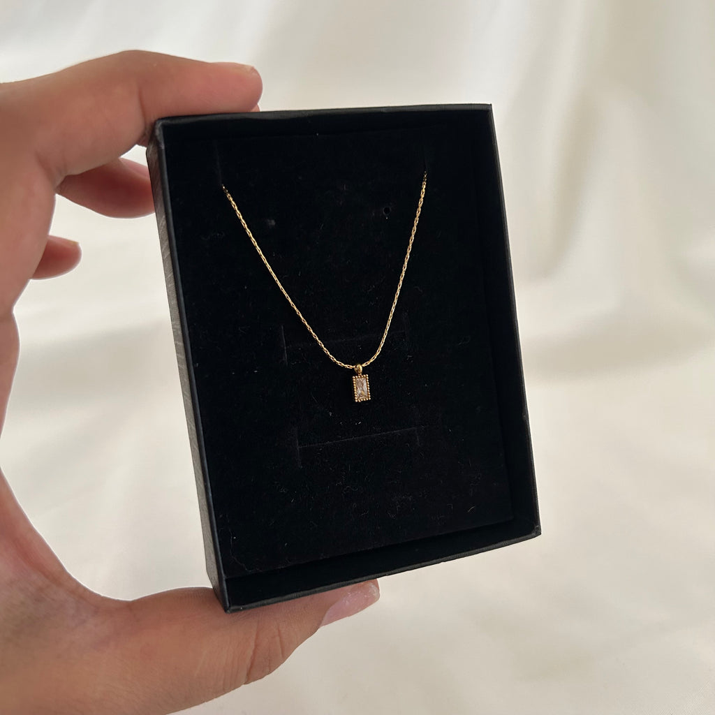 Mini Recta Necklace