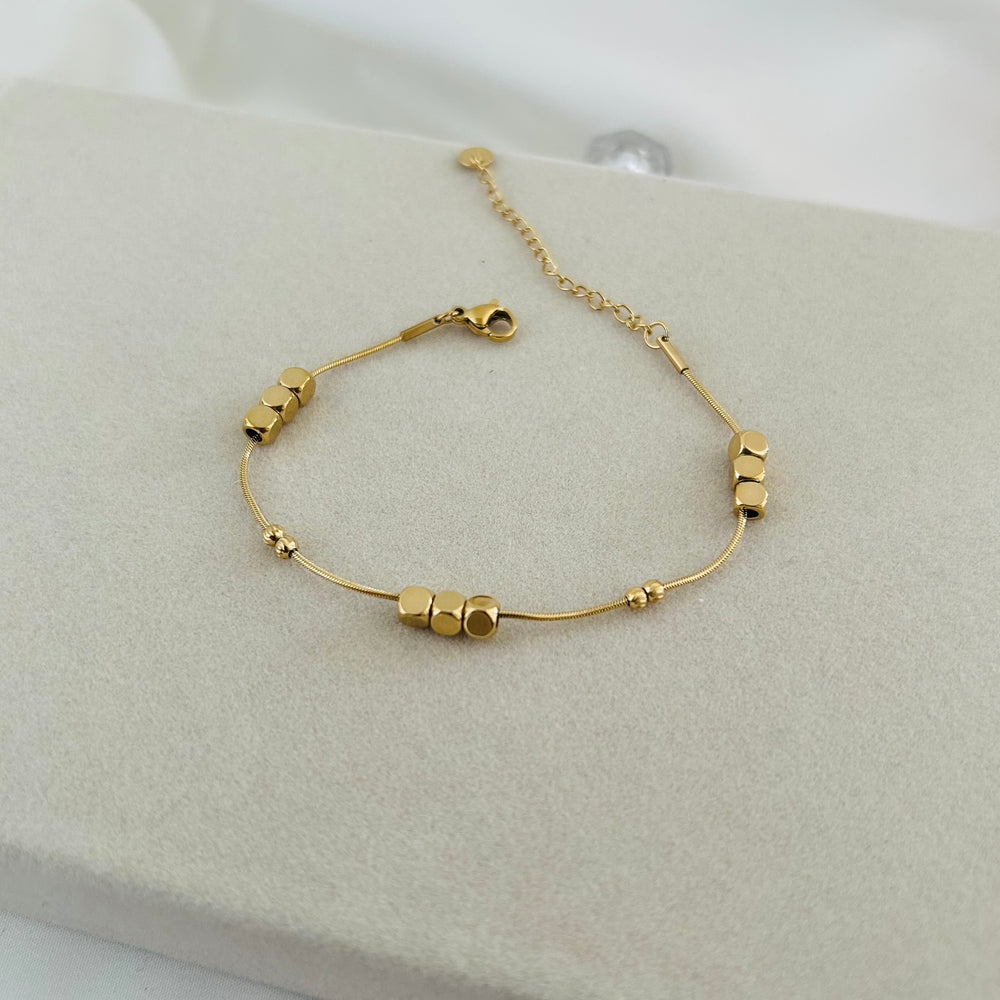 Elara Beaded Gold Bracelet