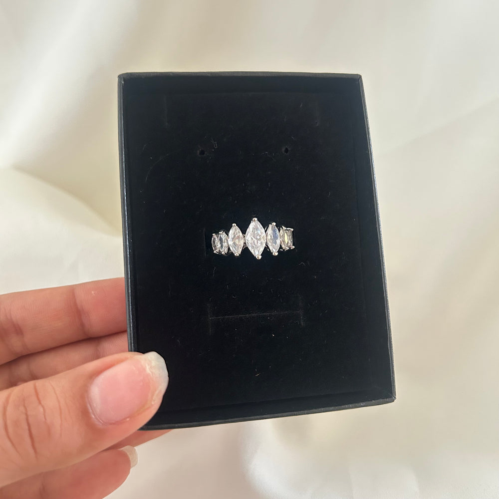 Marquise Elegance Band Ring