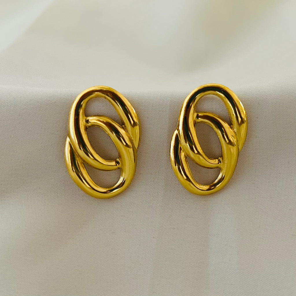 Interlocked Oval Gold Stud Earrings