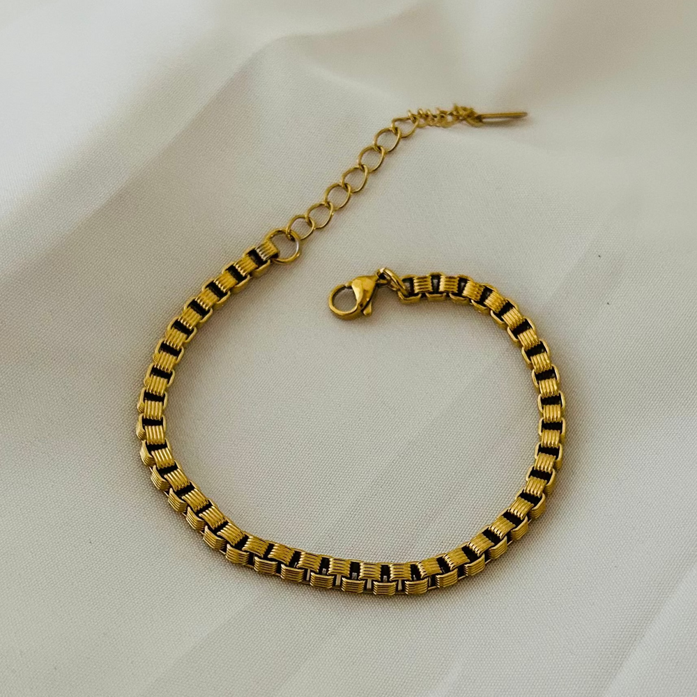 Box Link Gold Bracelet