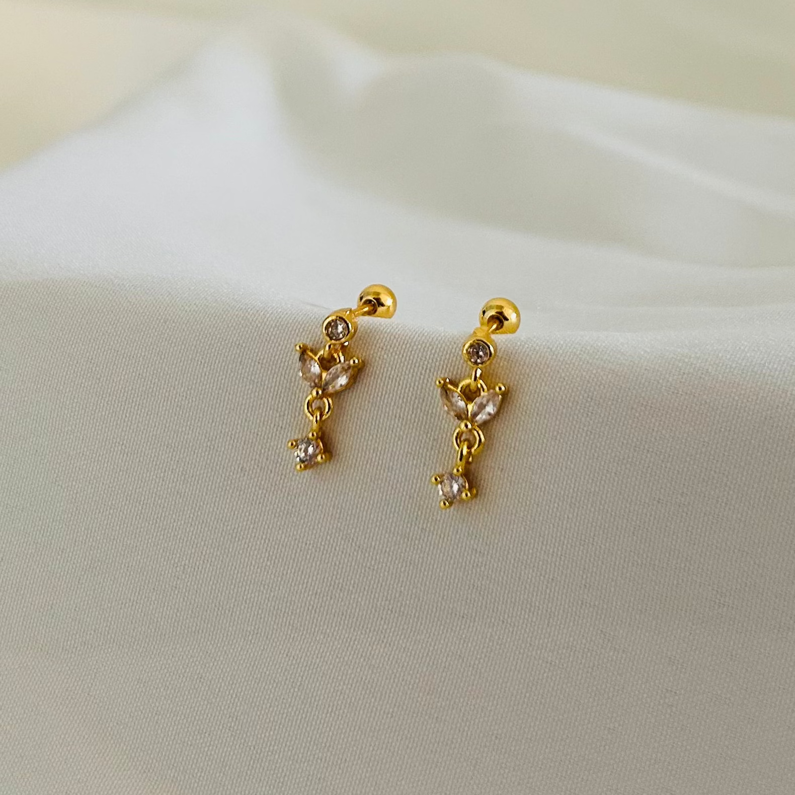 Leaf Layered Dangling Earing with Ball Back
